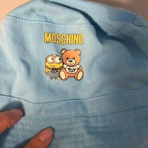 Moschino minion collab bucket hat size 50